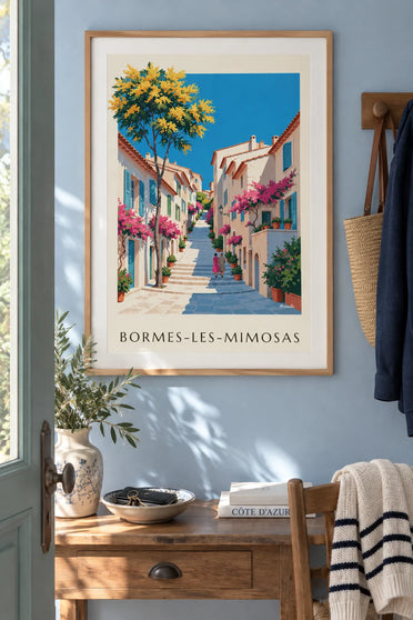 Poster blühende Gasse in Bormes-les-Mimosas und gelbe Mimose: gerahmt an der Wand