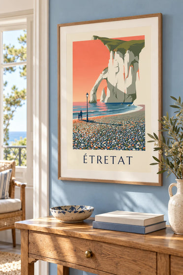 Affiche falaises blanches d’Étretat au coucher du soleil : encadrée au mur