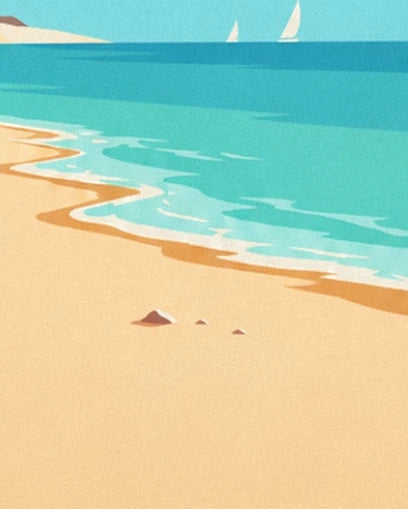 Les vagues turquoise sur le sable doré et les voiliers blancs à l'horizon