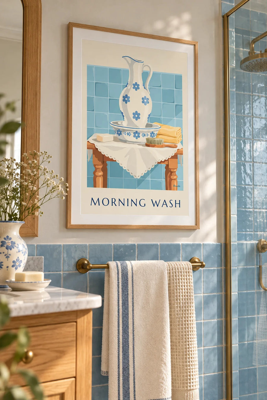 Affiche broc et cuvette en faïence sur la table de toilette : encadrée au mur