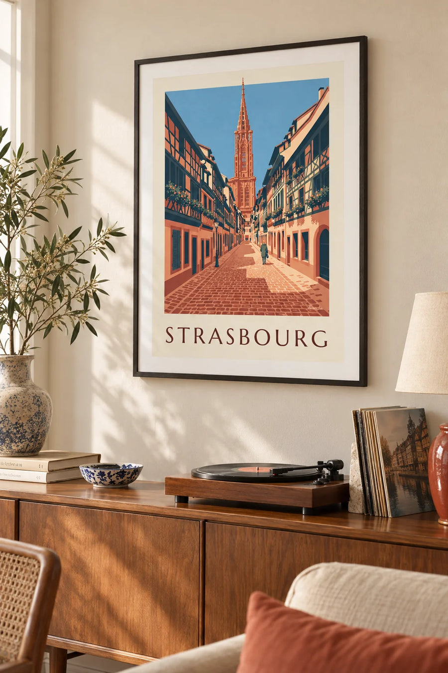 Poster Kopfsteinpflastergasse und Münster in der Straßburger Altstadt: gerahmt an der Wand