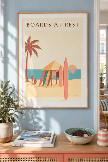 Poster Surfbretter an einer Strandhütte bei Sonnenuntergang: gerahmt an der Wand