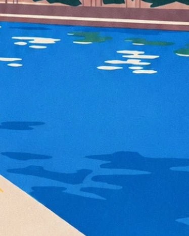 L’eau bleu vif de la Seine, ses reflets blancs et ses grandes ombres bleues