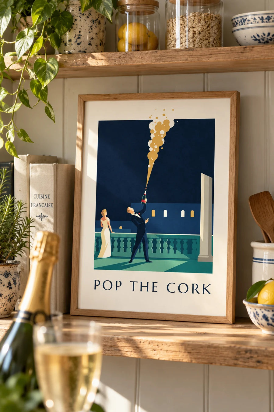 Affiche homme en smoking ouvrant une bouteille de champagne : petit format A4 encadré