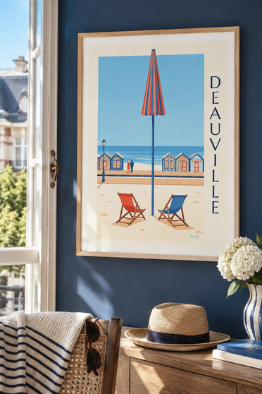 Poster Strandkabinen und Liegestühle in Deauville: gerahmt an der Wand
