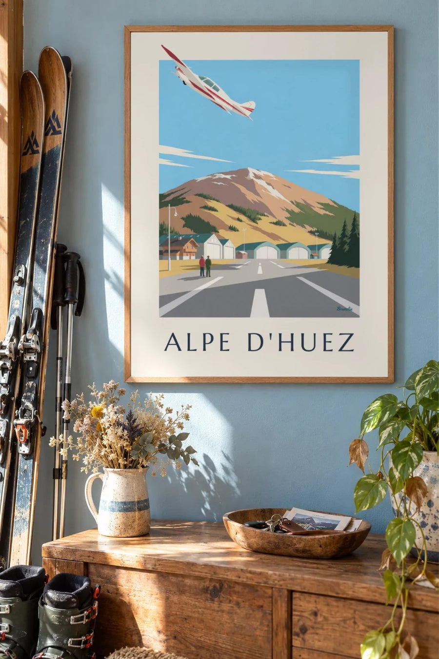 Affiche altiport de l'Alpe d'Huez : encadrée au mur
