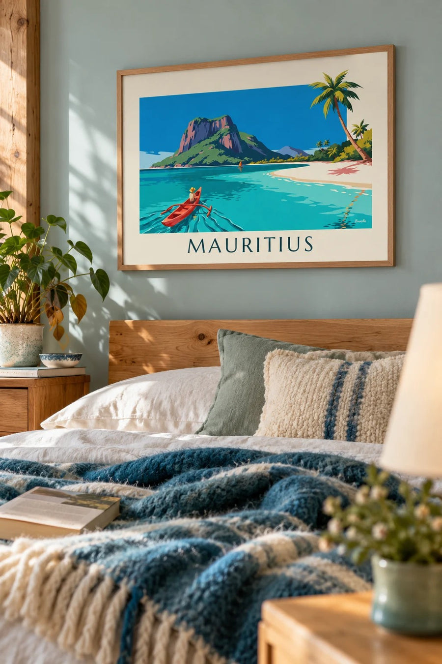 Poster Lagune, Kokospalmen und Le Morne Brabant auf Mauritius: gerahmt an der Wand
