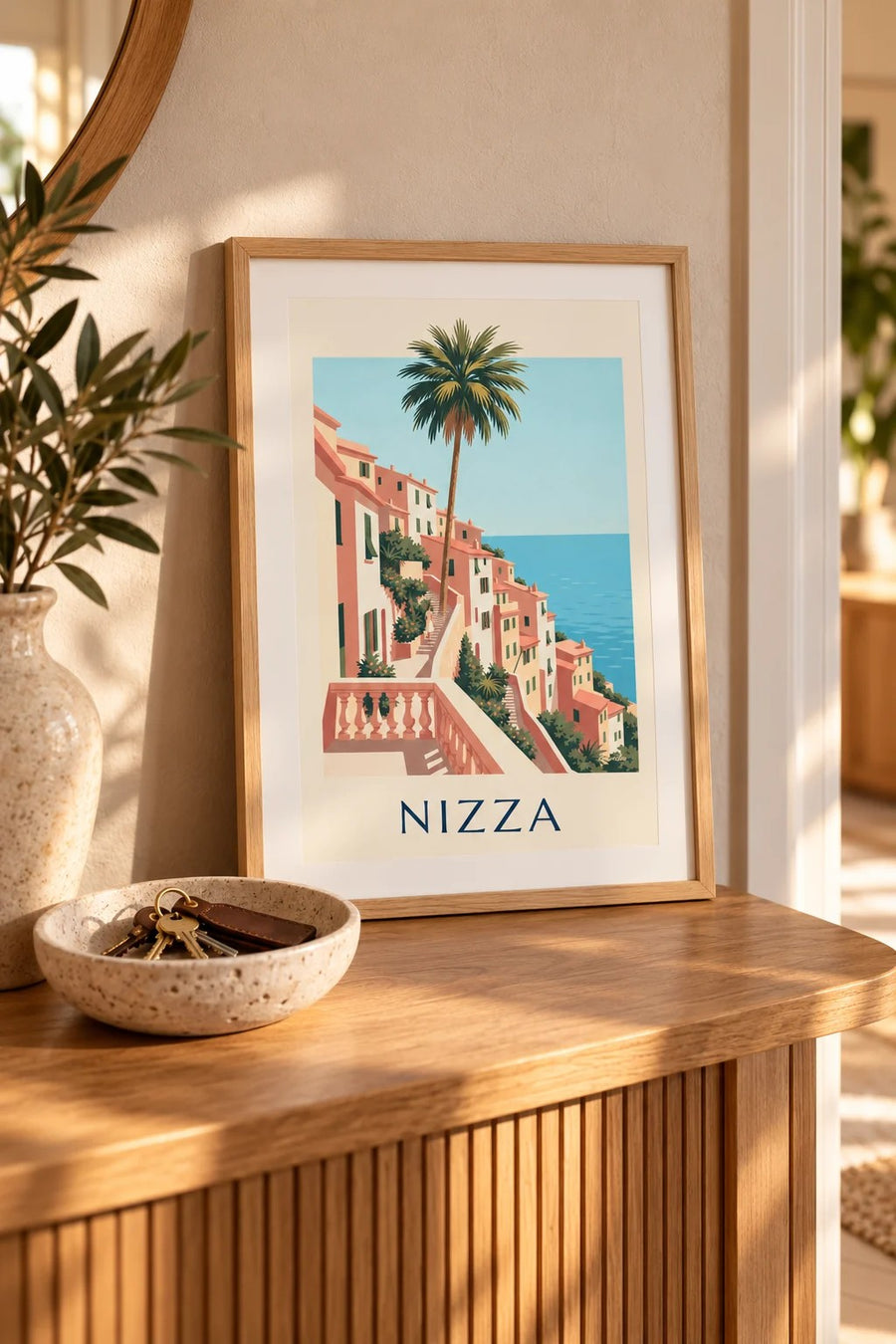 Poster ockerfarbene Häuser und azurblaues Meer über den Hügeln von Nizza: kleines A4-Format, gerahmt