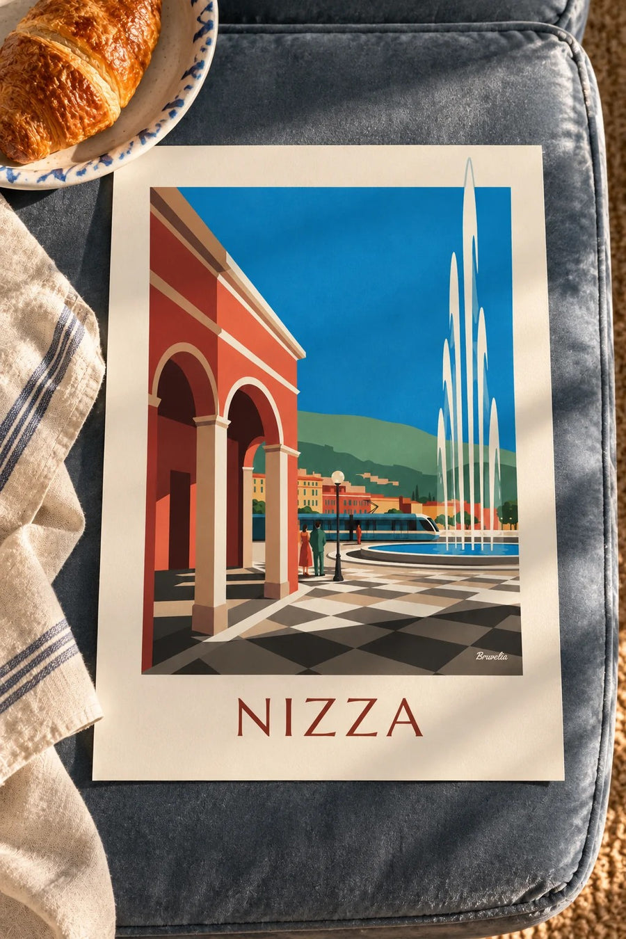 Poster Place Masséna mit ihren roten Fassaden in Nizza: auf einem Tisch