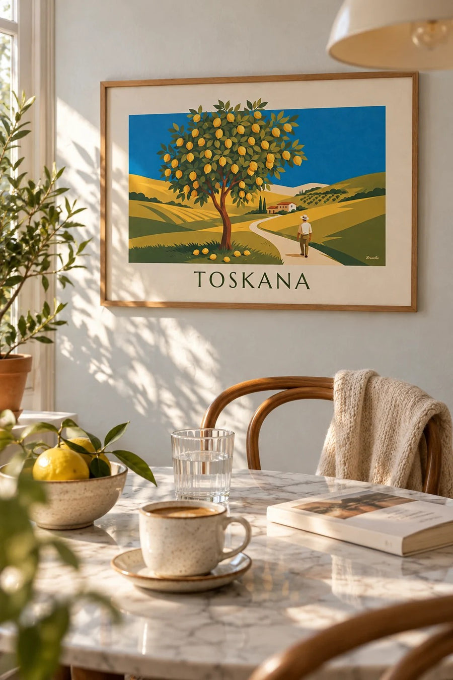 Poster Zitronenbaum in einem toskanischen Garten in der Sonne: gerahmt an der Wand