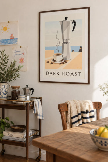 Poster Espressotasse, geröstete Kaffeebohnen und Kaffeekanne: gerahmt an der Wand