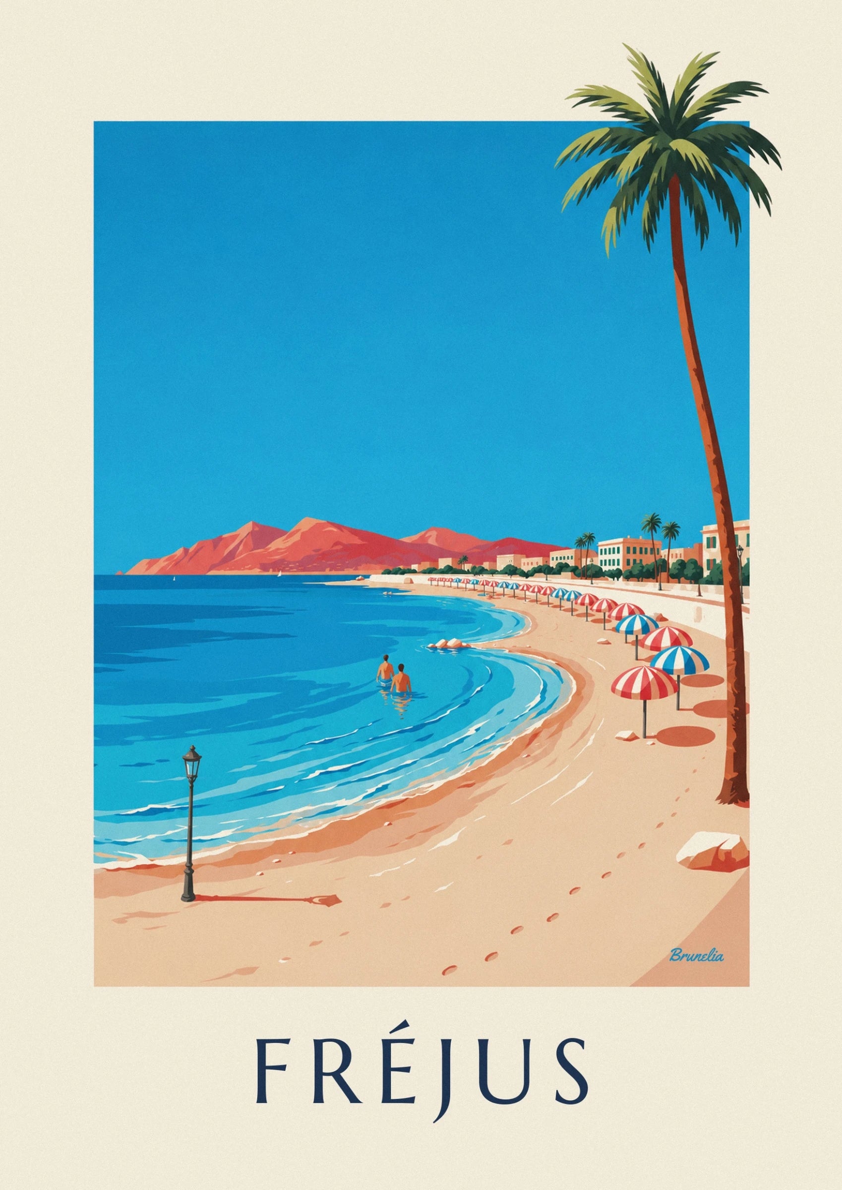 Les parasols rouges et bleus sur le sable, devant les façades et les palmiers de Fréjus
