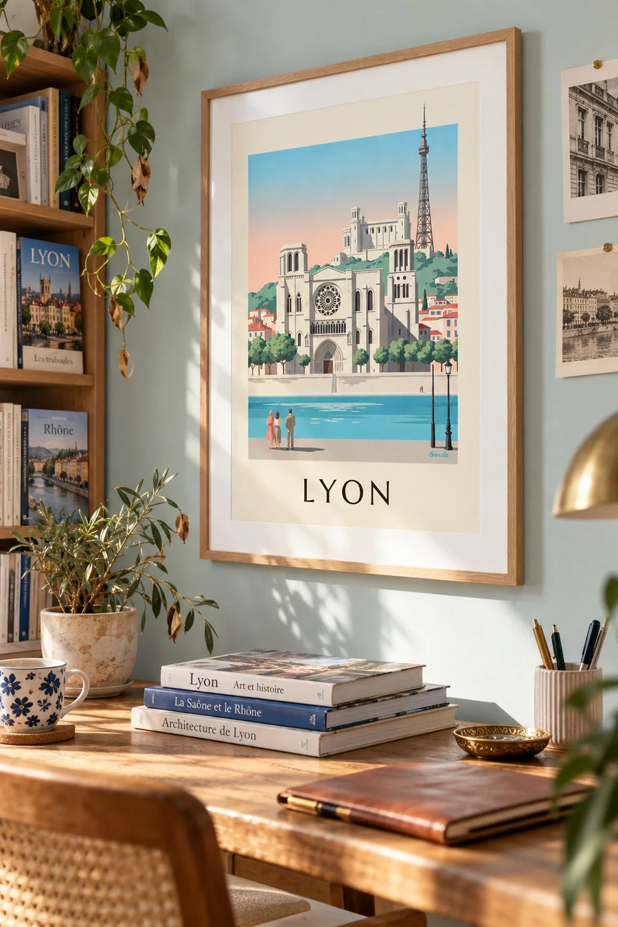 Poster Kathedrale Saint-Jean und Saône-Ufer in Lyon: gerahmt an der Wand