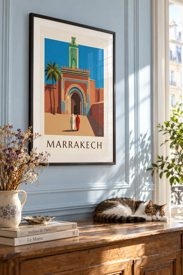 Poster Tor Bab Agnaou und Minarett in Marrakesch: gerahmt an der Wand