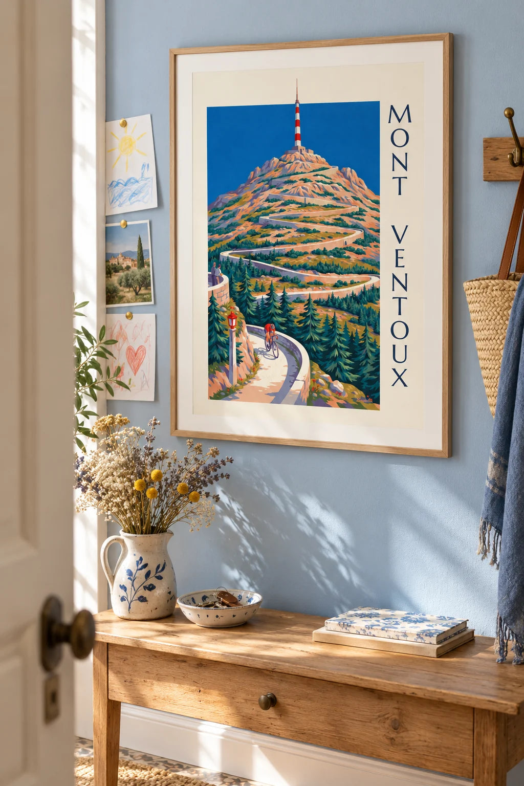 Mise en situation de Affiche cycliste dans les lacets du mont Ventoux et son antenne