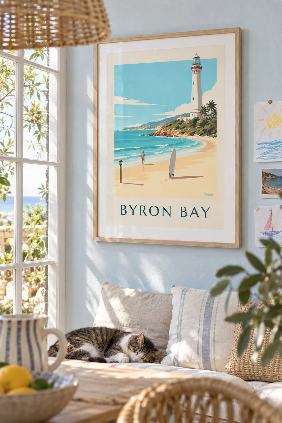 Affiche planche de surf et phare de Byron Bay en Australie : encadrée au mur
