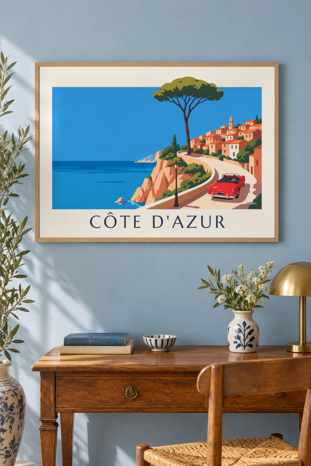 Poster rotes Cabrio auf der Küstenstraße der Côte d'Azur: gerahmt an der Wand