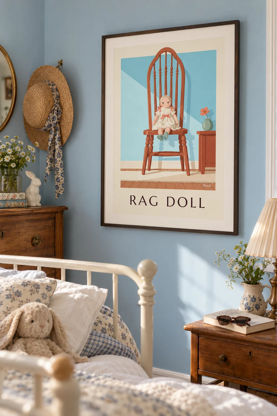 Affiche poupée de chiffon sur une chaise d'enfant : encadrée au mur