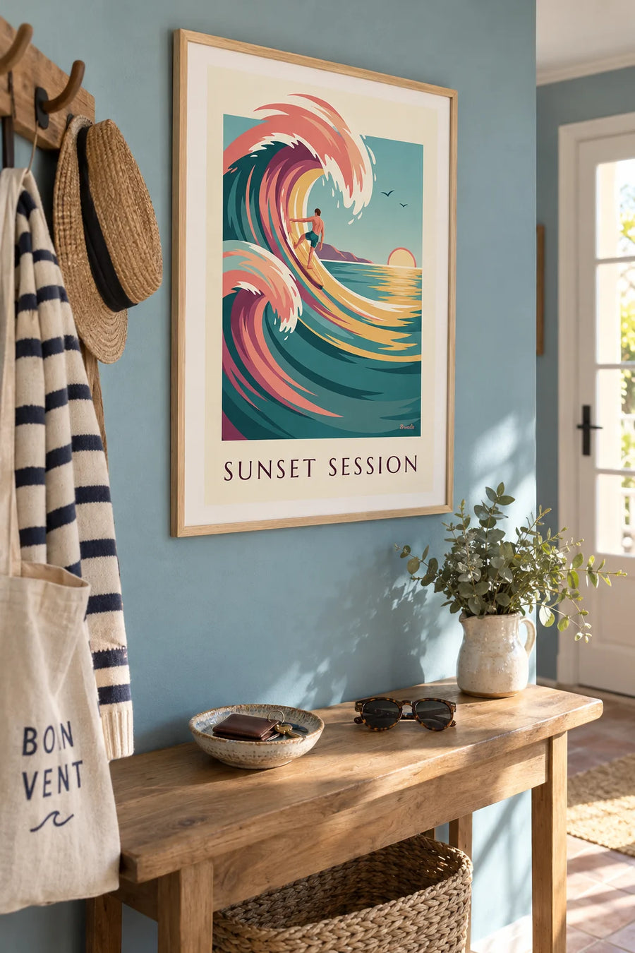 Affiche surfeur sur une vague au coucher du soleil : encadrée au mur